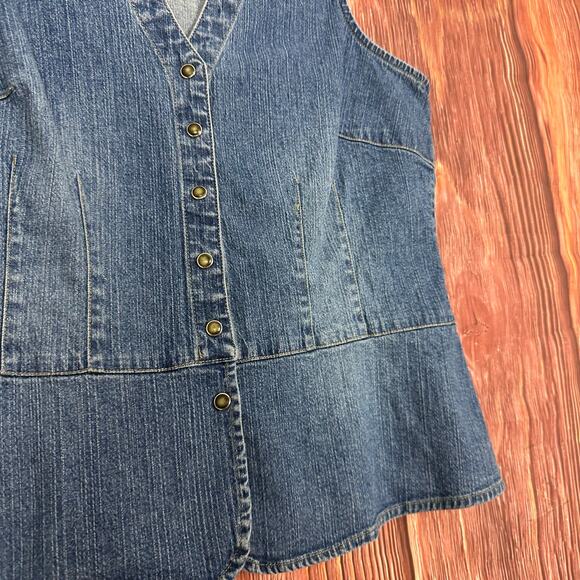 Vintage Harolds Blue Button Up Denim Top Sleeveless Cotton Blend Womens Size 4 - Picture 4 of 6